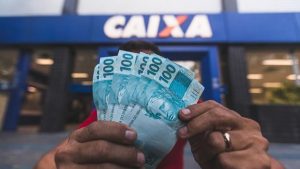 310 mil famílias cearenses sobreviveram apenas com a renda do auxílio emergencial em julho