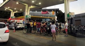 Jovem baleado em antigo restaurante de Juazeiro tomba num posto de gasolina
