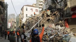 Equipes de resgate detectam batimentos cardíacos nos escombros em Beirute