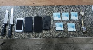 Assaltante invade casa de prefeito, luta com gestor e é desarmado quando a PM chega