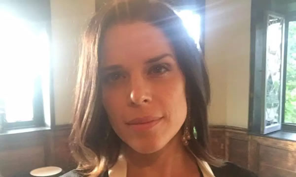 Atriz Neve Campbell