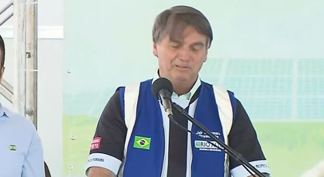 Em meio a queimadas e desmatamento, Bolsonaro diz que Brasil está de parabéns por preservação ambiental