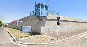 Líder da máfia italiana Cosa Nostra corta e engole o dedo de um guarda