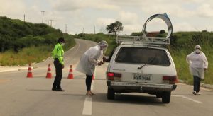 Sete em cada dez cidades do Ceará adotaram barreiras sanitárias contra a Covid-19, diz pesquisa