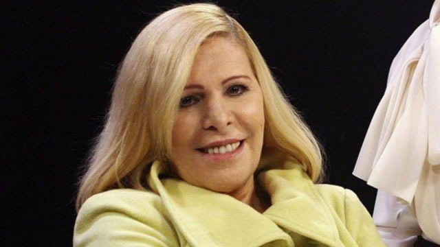 Cantora Vanusa está hospitalizada com pneumonia, em São Paulo