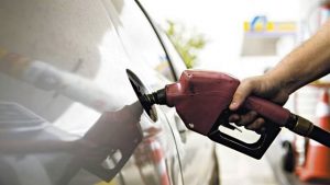 Gasolina foi reajustada em 5% e o diesel automotivo em 3%, diz Petrobras