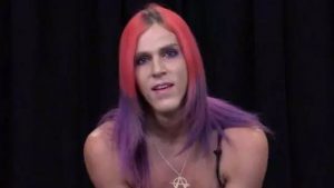 Transsexual anarquista e satanista vence primárias do partido de Donald Trump