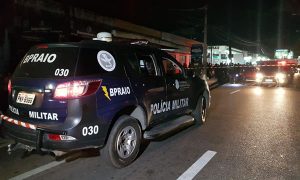PM mata a própria mulher a tiros durante discussão em carro