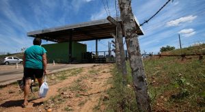 População carcerária do Ceará reduz, mas superlotação continua alta