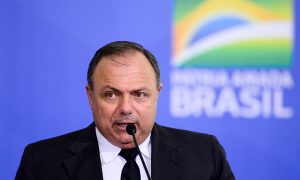 Vacina da Oxford chega em janeiro, diz ministro da Saúde