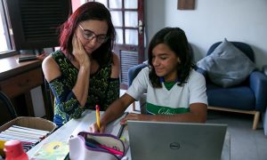 Ensino de alunos com deficiências desafia educadores e pais no Ceará