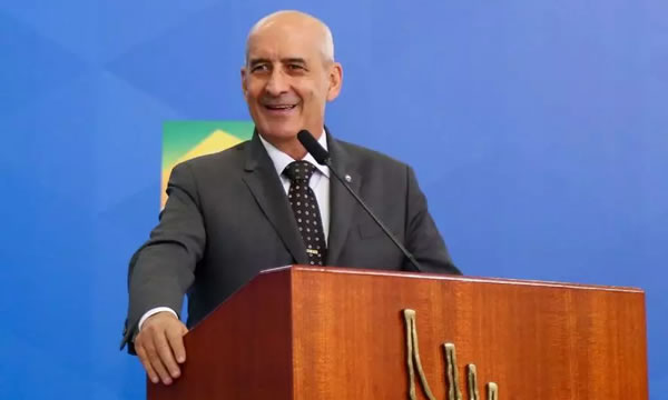 Ministro Luiz Eduardo Ramos, da Secretaria de Governo, testa positivo para o novo coronavírus