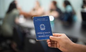 Medo do desemprego cai e é menor que o registrado no final de 2019, revela CNI