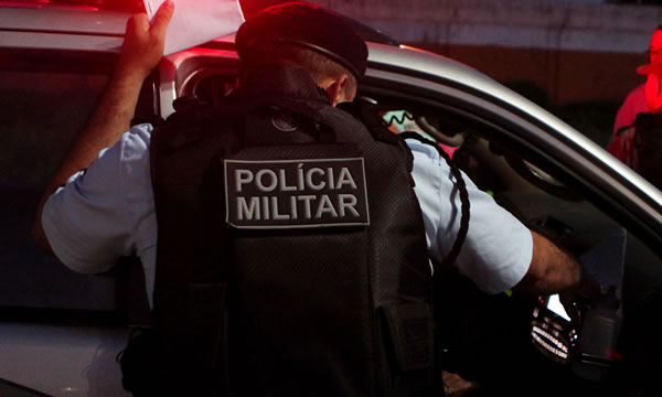 Filho mata o próprio pai e depois tenta suicídio