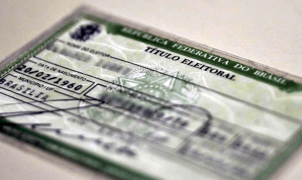 Não é obrigatório portar o título de eleitor para votar, confirma STF