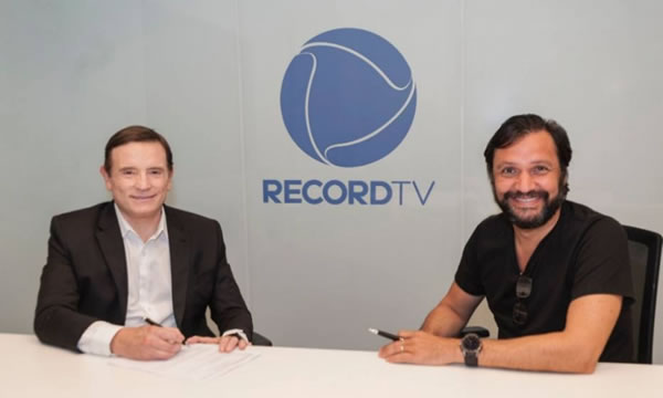 Roberto Cabrini é contratado pela Record TV dias após deixar o SBT