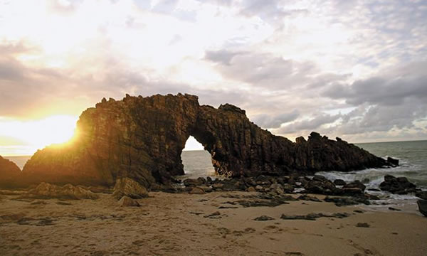Volume de atividades turísticas cresce 85,4% no Ceará em agosto, mas ainda não recupera perdas