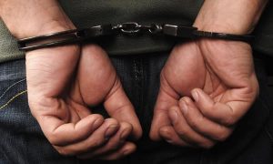 Homem é preso sob suspeita de estuprar menina de 10 anos