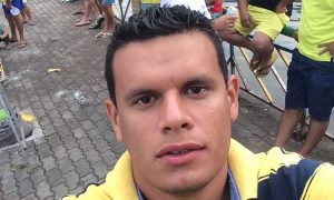 Empresário tem casa invadida e é morto a tiros na frente da esposa e da filha