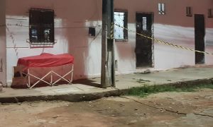 Vendedor é assassinado a tiros na frente da esposa e do enteado