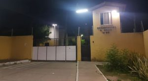 Vizinho é linchado por sequestrar e tentar estuprar criança em condomínio, no Ceará