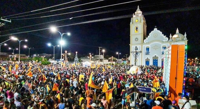 No fim de semana, atos de campanha geraram aglomerações em, pelo menos, 13 municípios cearenses