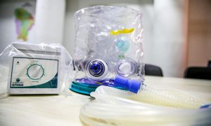 Capacete para tratamento de Covid-19 desenvolvido no Ceará tem eficácia comprovada em testes