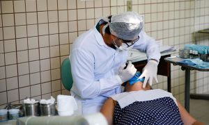 No Ceará, 45,9% de pessoas com mais de 60 anos perderam todos os dentes