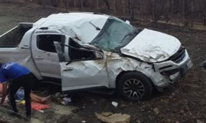 Carro capota e deixa dois idosos mortos na CE-138, no interior do Ceará