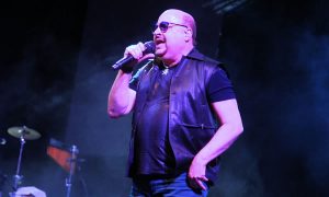 Vocalista do Roupa Nova é infectado pela Covid-19 após transplante de medula óssea, diz banda