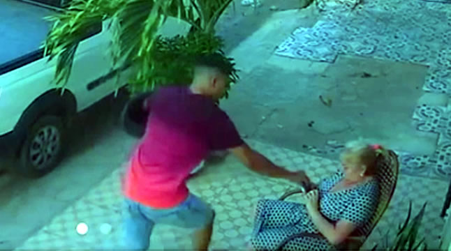 Flagrante de roubo em Juazeiro quando ladrão toma celular de idosa