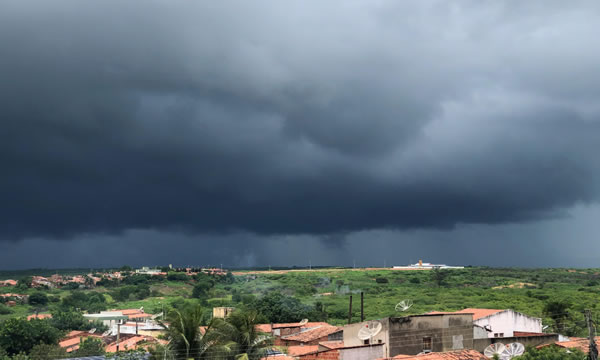 Chove em pelo menos 33 cidades cearenses entre quarta (11) e quinta-feira (12)