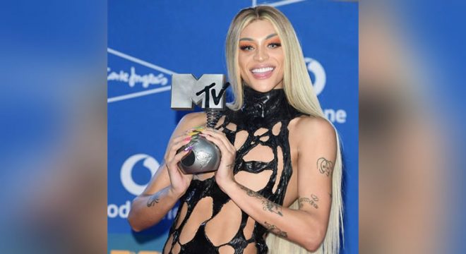 Pabllo Vittar supera Anitta e vence prêmio EMA; Lady Gaga leva sete indicações