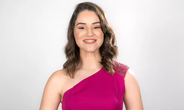 Adma Andrade, da Limão com Mel, vence batalha e avança no The Voice Brasil