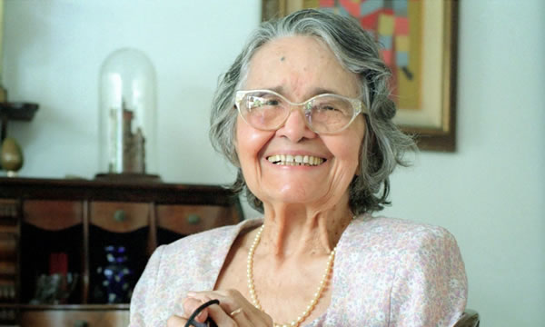 Há 110 anos nascia Rachel de Queiroz, a primeira mulher imortal da ABL