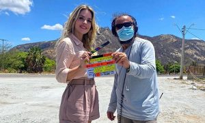 No Ceará, Monique Alfradique leva susto com cobra jararaca em quarto