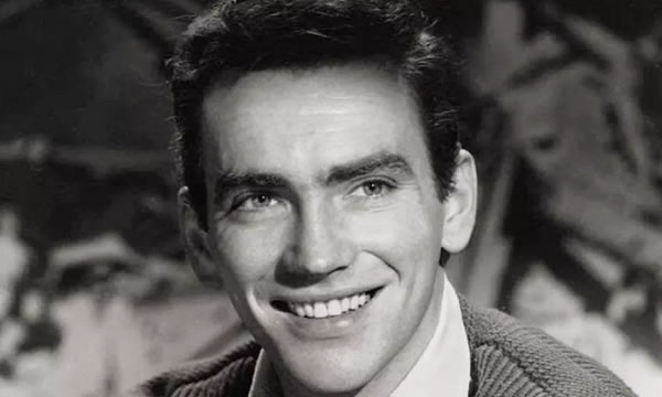 Ator John Fraser morre, aos 89 anos, após câncer no esôfago