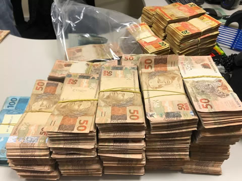 Polícia Federal apreende R$ 600 mil por suspeita de crime eleitoral
