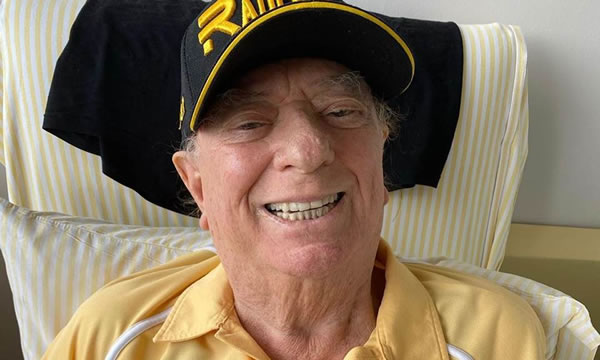 Raul Gil está internado com inflamação no intestino