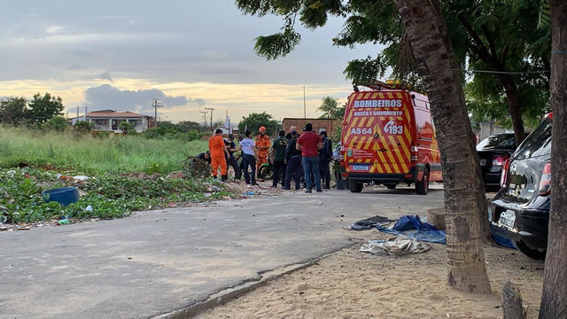 Adolescente é morto e policial fica ferido durante troca de tiros