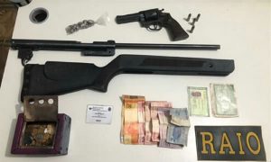 BPRaio prende suspeitos de planejar homicídio e apreende armas e maconha no Icó