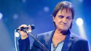 Roberto Carlos diz que partiu dele a decisão de cancelar especial de fim de ano na Globo