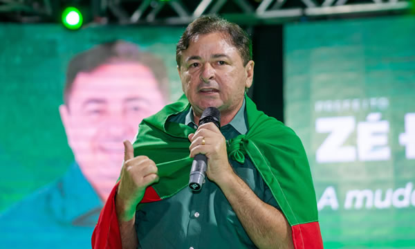 Zé Helder é reeleito prefeito para o quarto mandato em Várzea Alegre