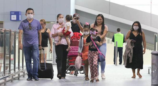 Brasil fecha fronteiras e, a partir do dia 30, exigirá testes de Covid-19 para passageiros vindos do exterior