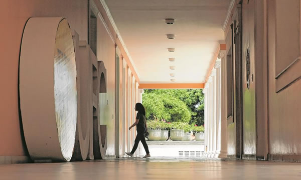 Trancamento de matrículas cresce e 5,7 mil alunos de universidades públicas param cursos na pandemia