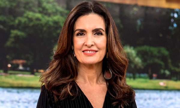 Fátima Bernardes passa bem após cirurgia para tratar câncer no útero