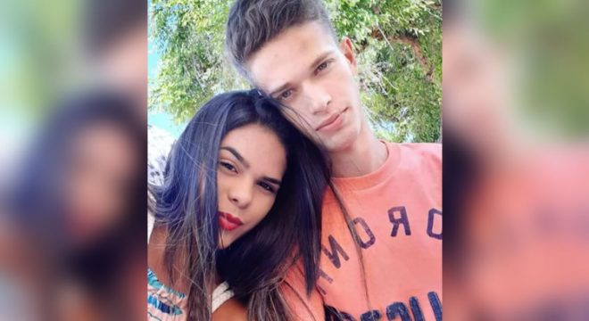 Casal morre em acidente e policial chamado para ocorrência descobre que uma das vítimas é a própria filha