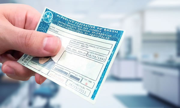 Habilitações vencidas em 2020 terão um ano a mais de validade