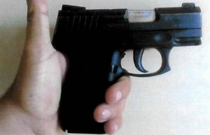 Polícia Federal investiga PMs cearenses por suspeita de revenda ilegal de armas de fogo e munições