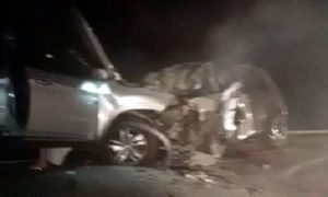 Casal morre carbonizado e mais quatro pessoas ficam feridas em colisão na BR-222